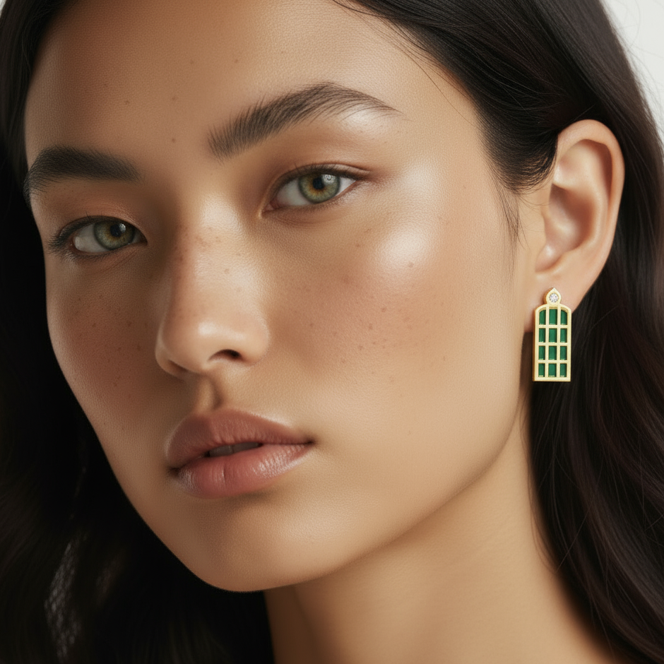 Zlaté napichovacie náušnice LUMEN zo 14-karátového zlata – detail z profilu