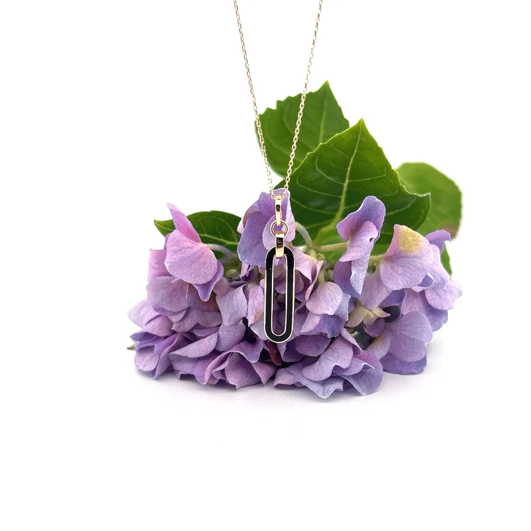 LUNARIA B | Modern gold necklace with oval gold pendant