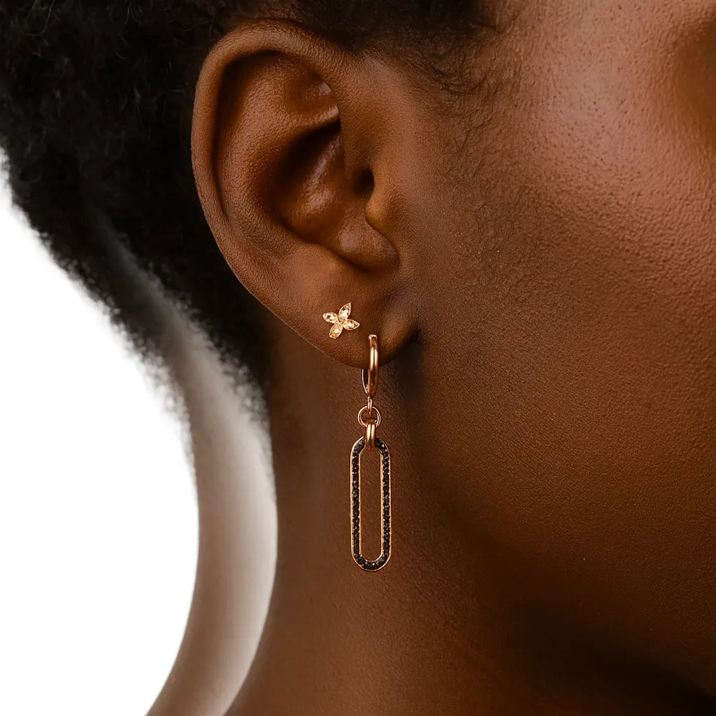 Visacie náušnice LUNARIA z ružového zlata s čiernymi kameňmi – luxusný šperk CREYO