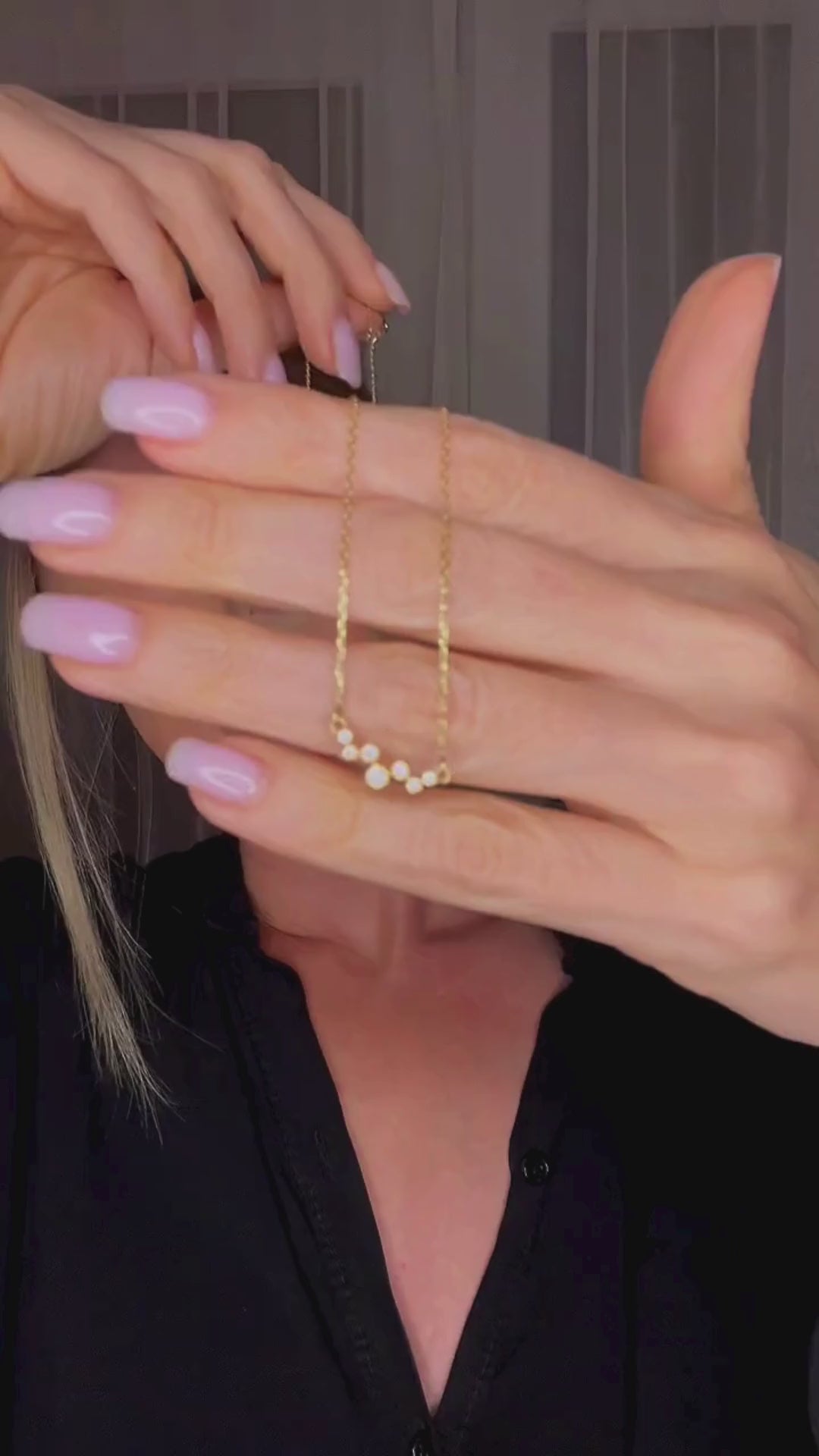 LUMINA | Zlatý náhrdelník so zirkónmi lifestyle ZUZANA